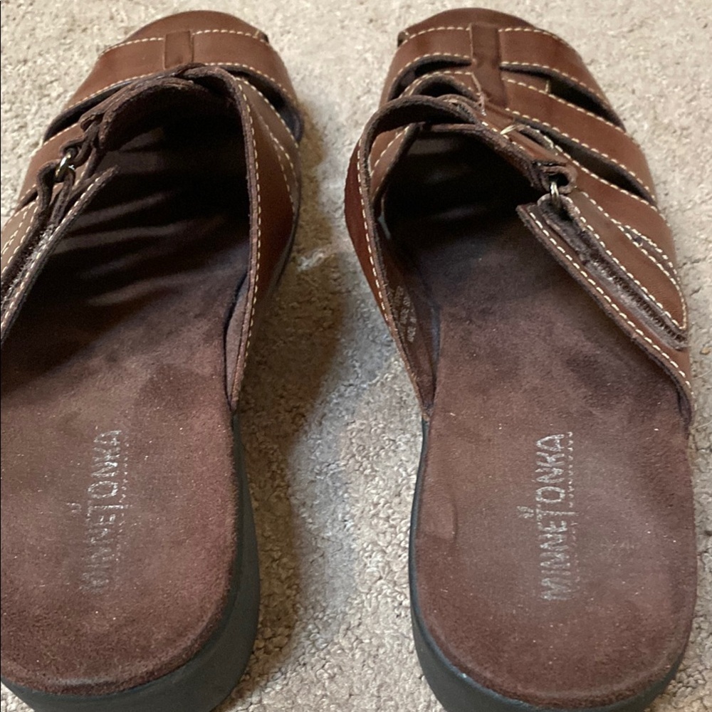 Brown Leather Men’s Minnetonka Size 11 Sandals - Picture 5 of 8